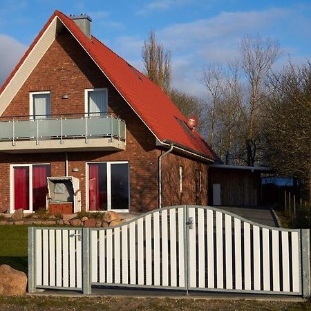 Ferienwohnung Kajuete Eg Фехмарн Екстериор снимка